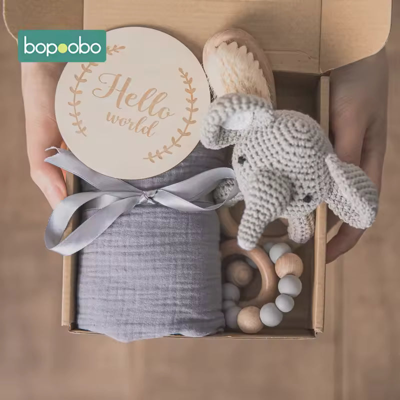 Montessori Baby Milestone Gift Set – Drool Towel, Sensory Toy & Monthly Milestone Cards for Newborn Photography